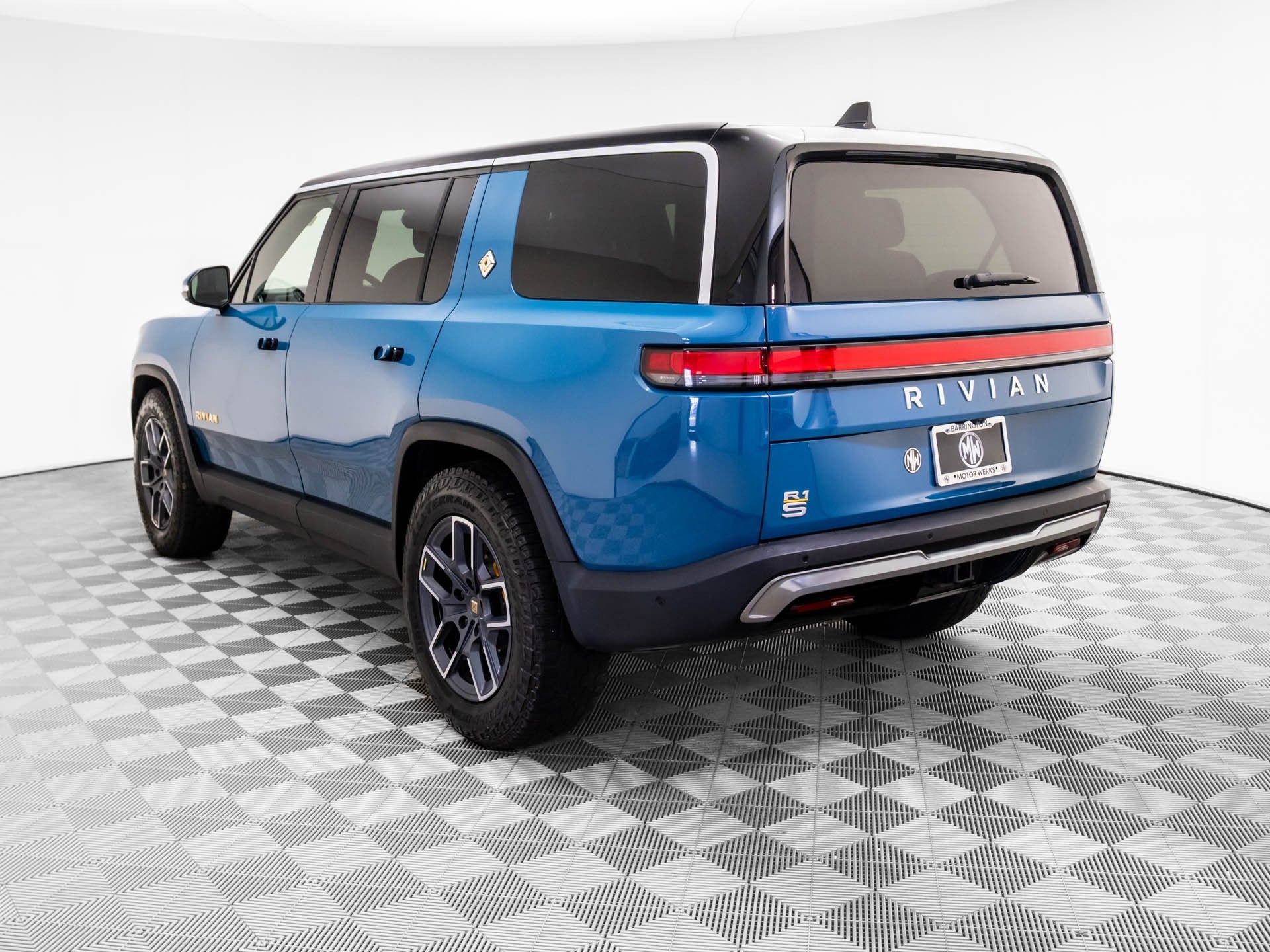 Used 2022 Rivian R1S Launch Edition image 3
