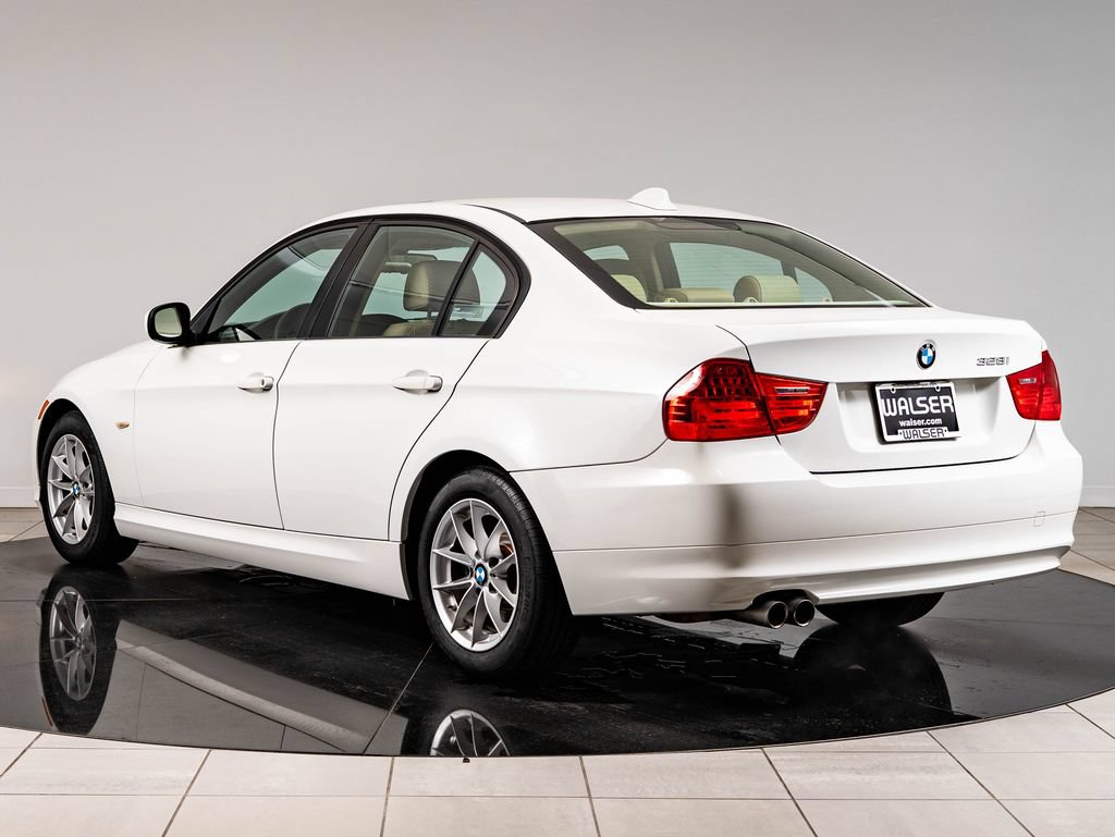 Used 2010 BMW 328i Sedan RWD image 6