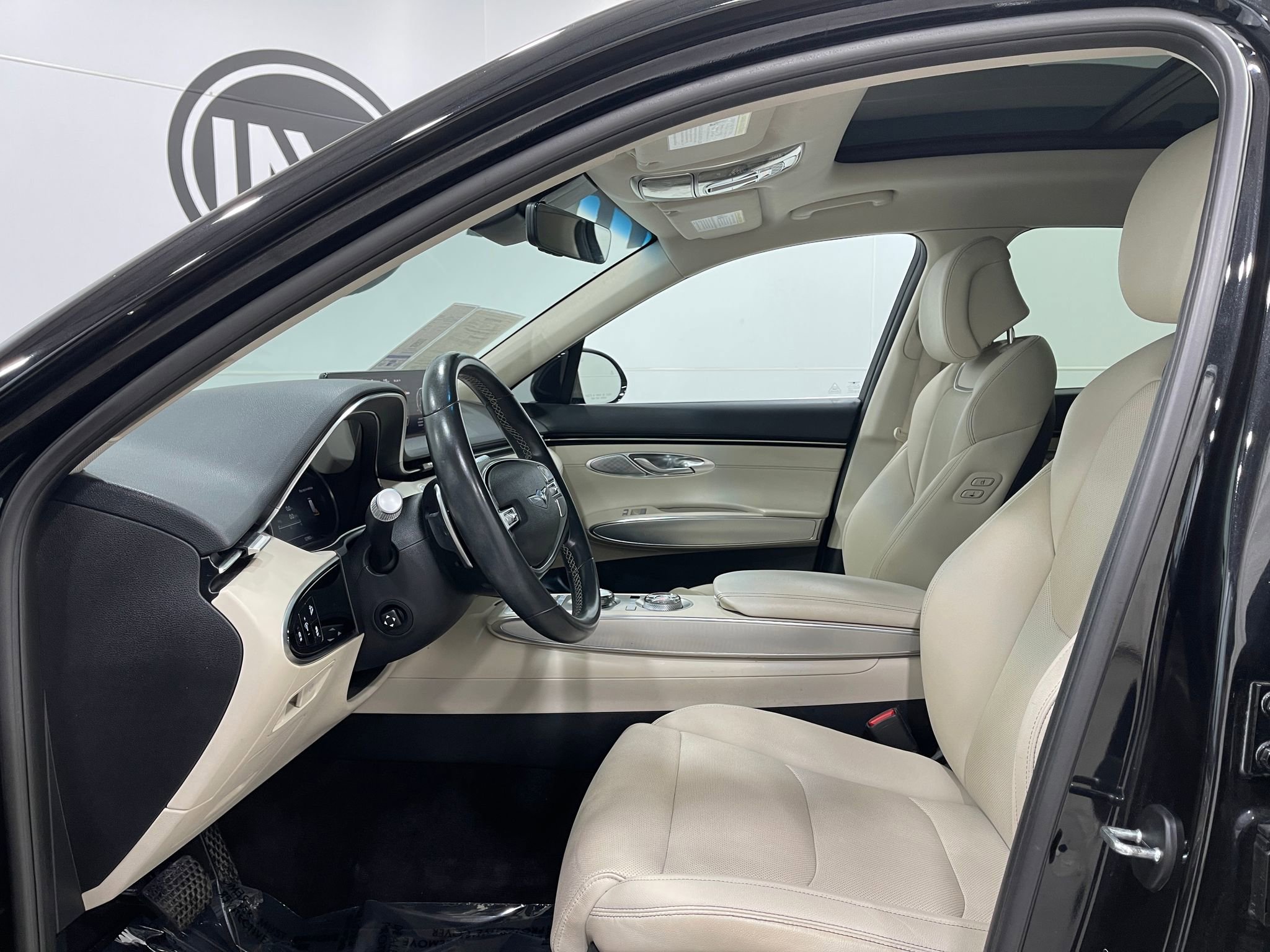 Used 2022 Genesis GV70 2.5T w/ Select Package image 13