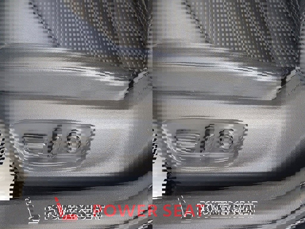 Used 2023 Toyota Camry SE image 16