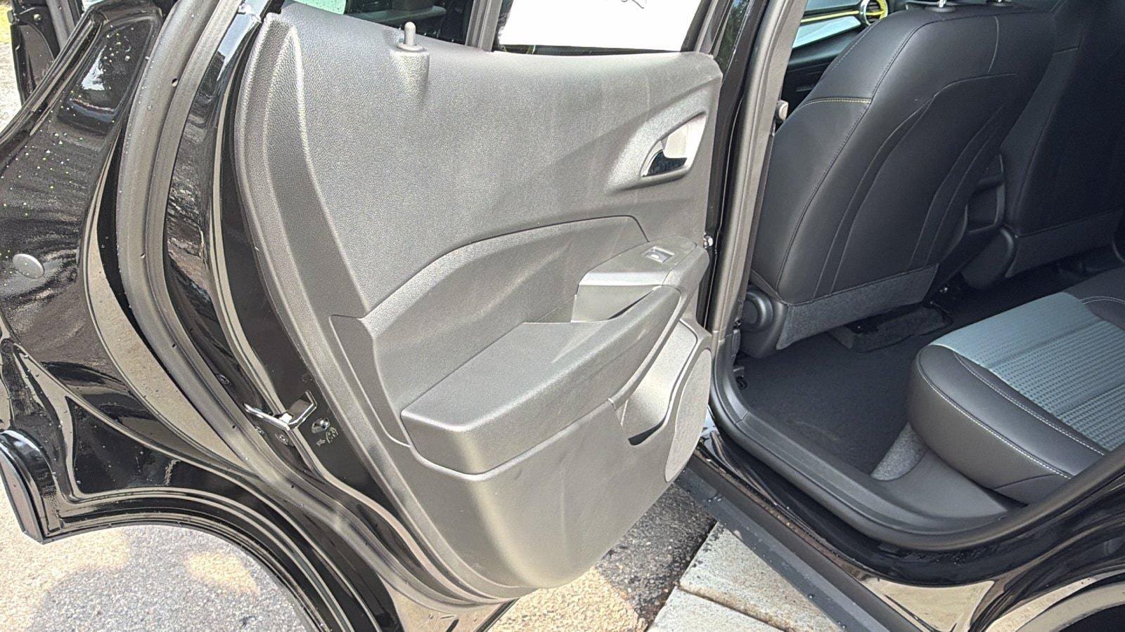 New 2026 Chevrolet Trax LT w/ Driver Confidence Package FWD image 17