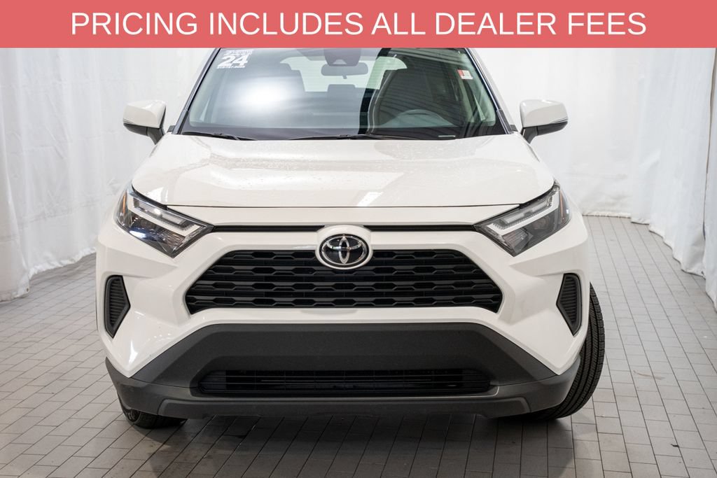 Used 2024 Toyota RAV4 XLE FWD image 2