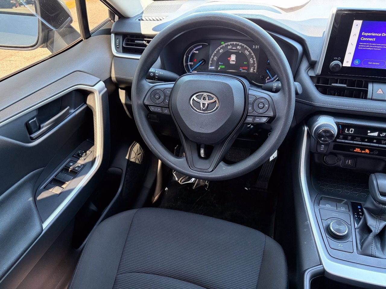 Used 2025 Toyota RAV4 LE AWD/4WD image 16