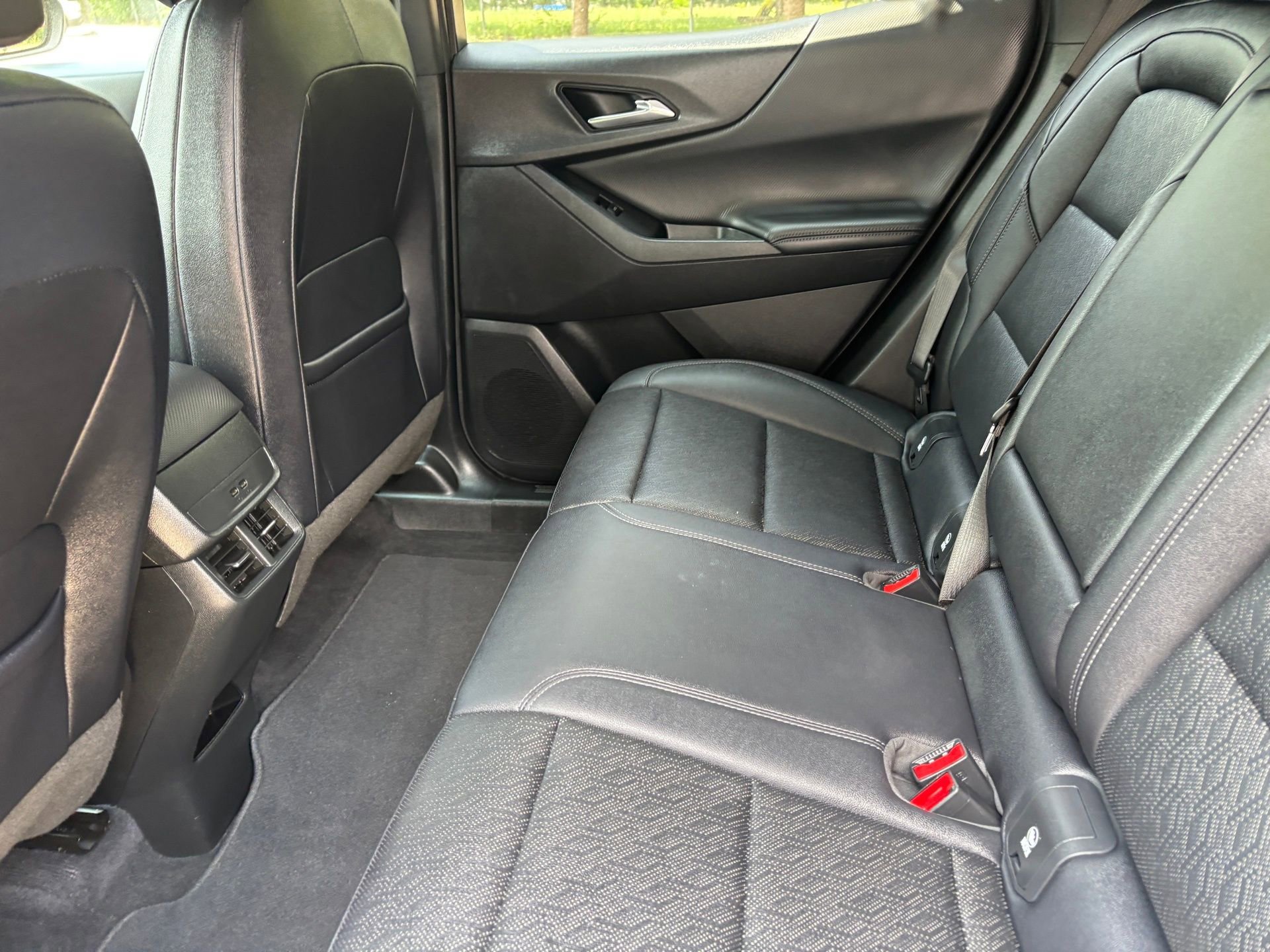 Used 2025 Chevrolet Equinox LT w/ Convenience Package II FWD image 29