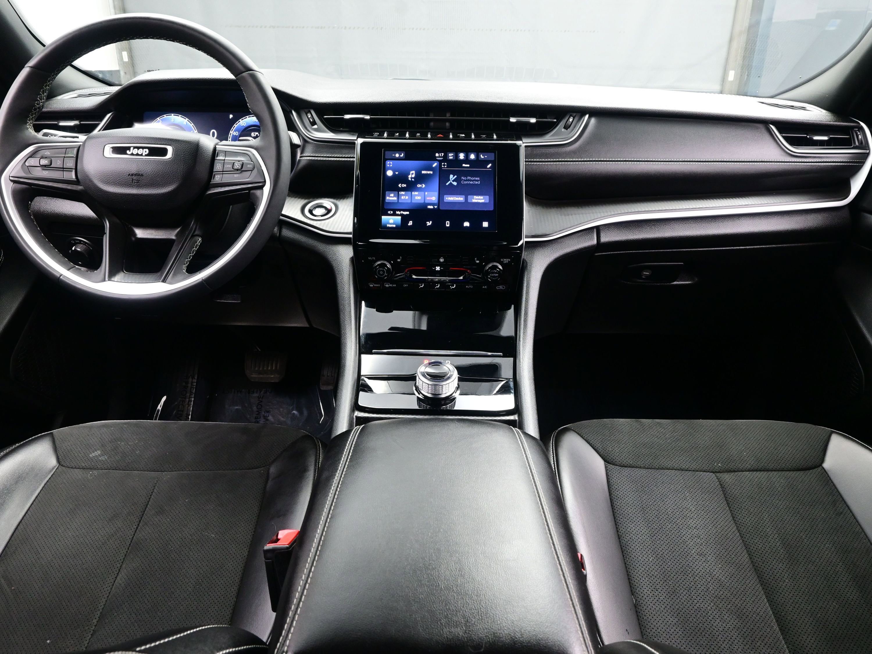 Used 2024 Jeep Grand Cherokee L Altitude image 18