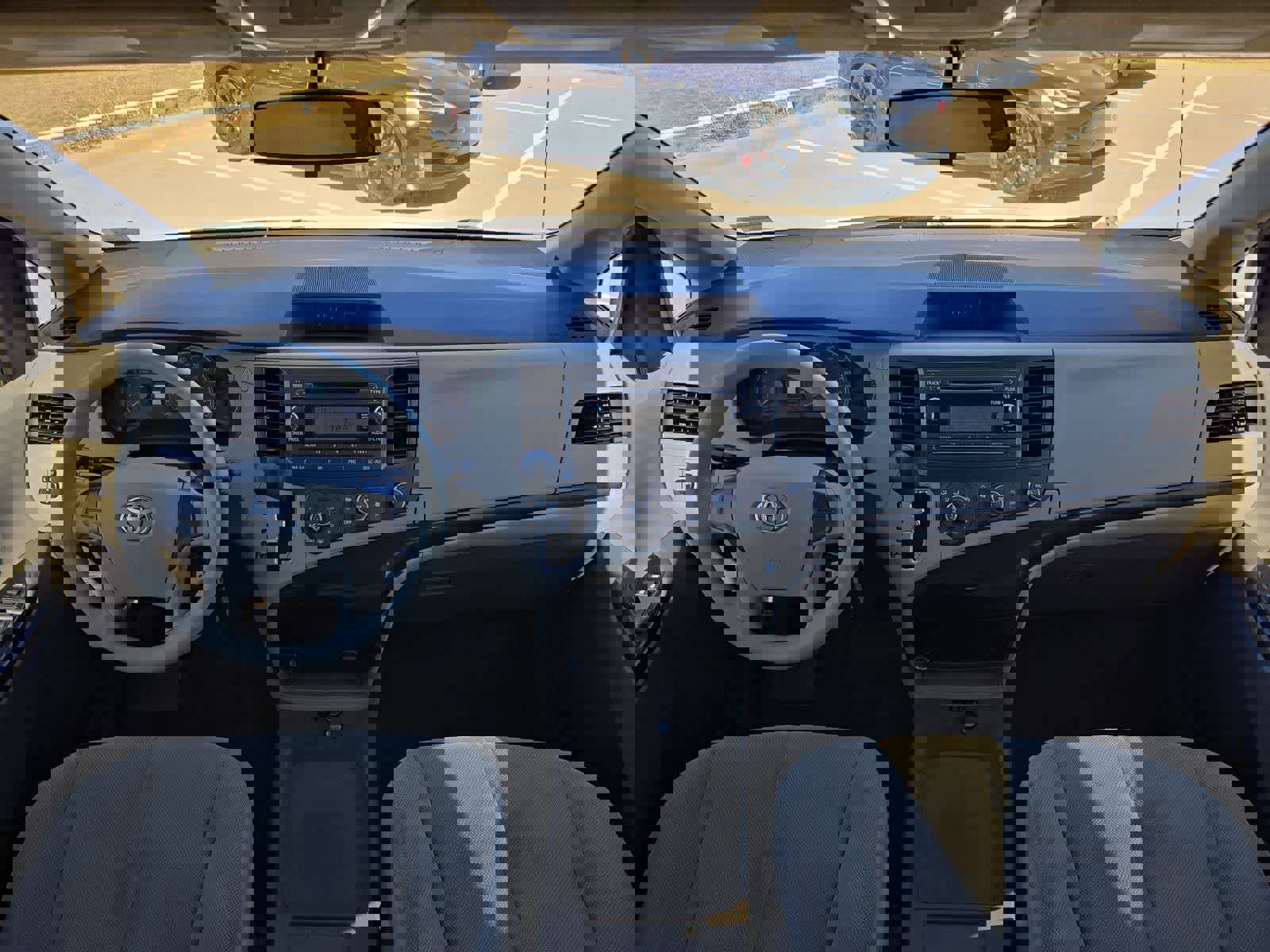 Used 2014 Toyota Sienna L image 13