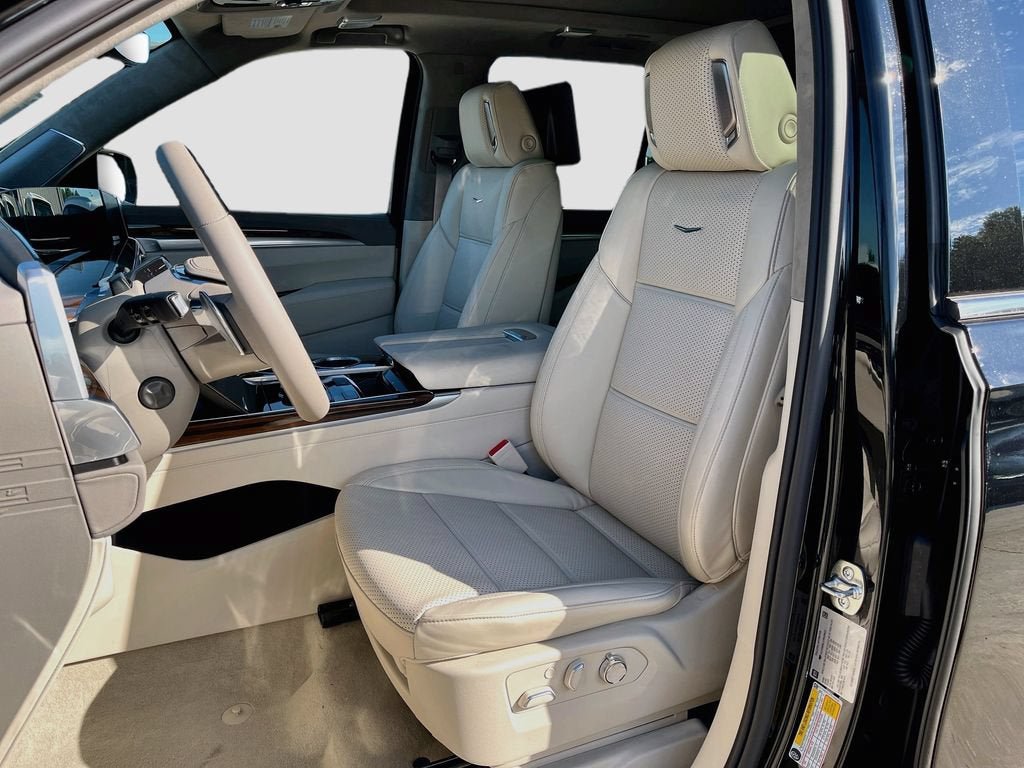 New 2026 Cadillac Escalade Platinum Luxury w/ LPO, Radiant Package AWD/4WD image 15
