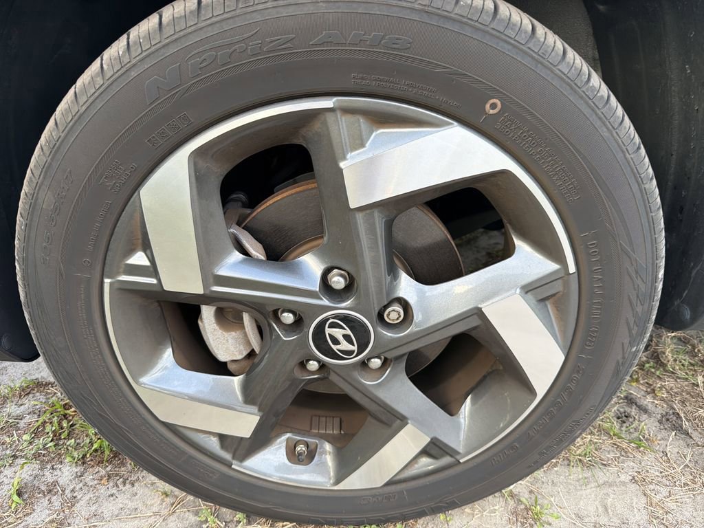 Used 2024 Hyundai Venue SEL image 10