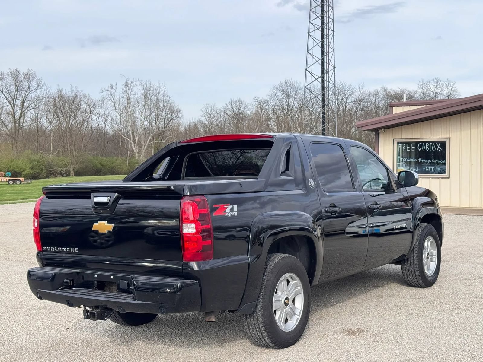 Used 2013 Chevrolet Avalanche LT AWD/4WD image 9