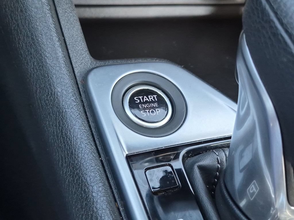 Used 2025 Nissan Sentra SV FWD image 16