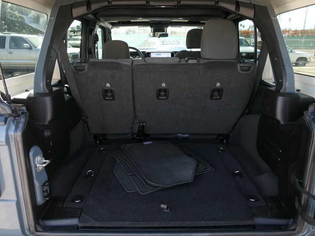 Used 2024 Jeep Wrangler Unlimited Rubicon AWD/4WD image 20