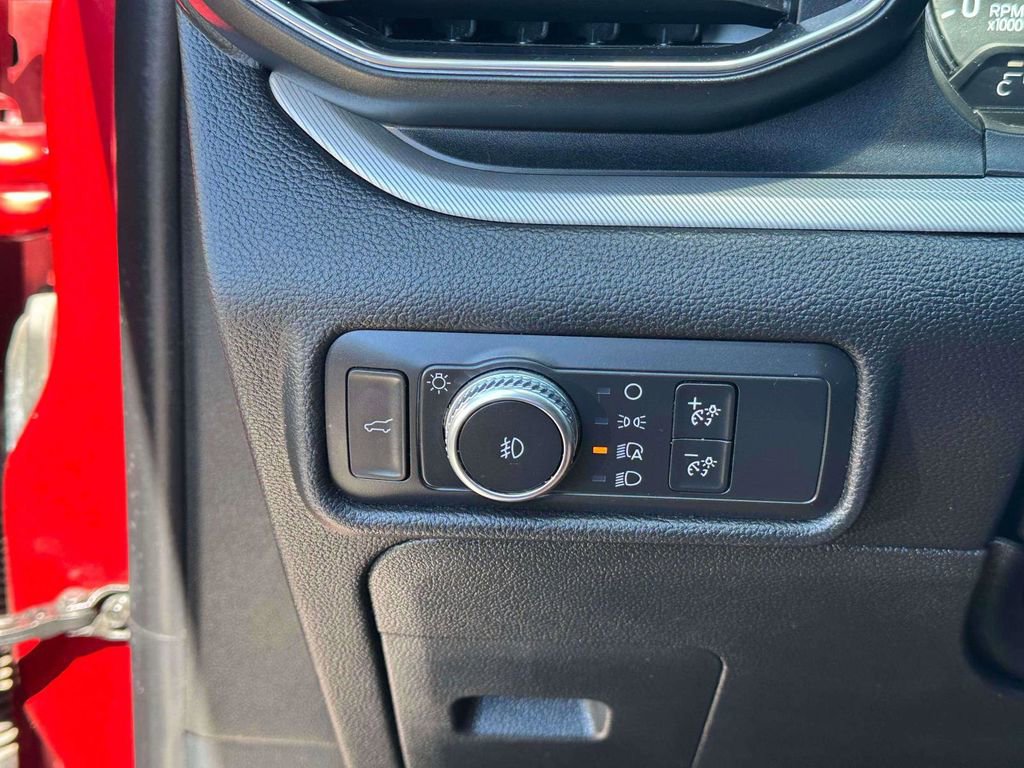 Used 2020 Ford Explorer XLT w/ Equipment Group 202A AWD/4WD image 21