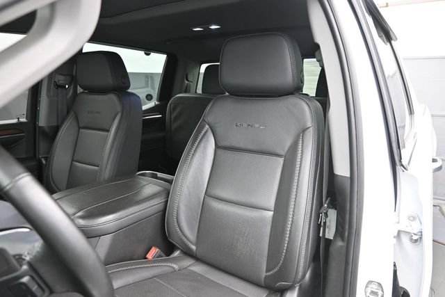 Used 2024 GMC Sierra 1500 Denali w/ Technology Package AWD/4WD image 11