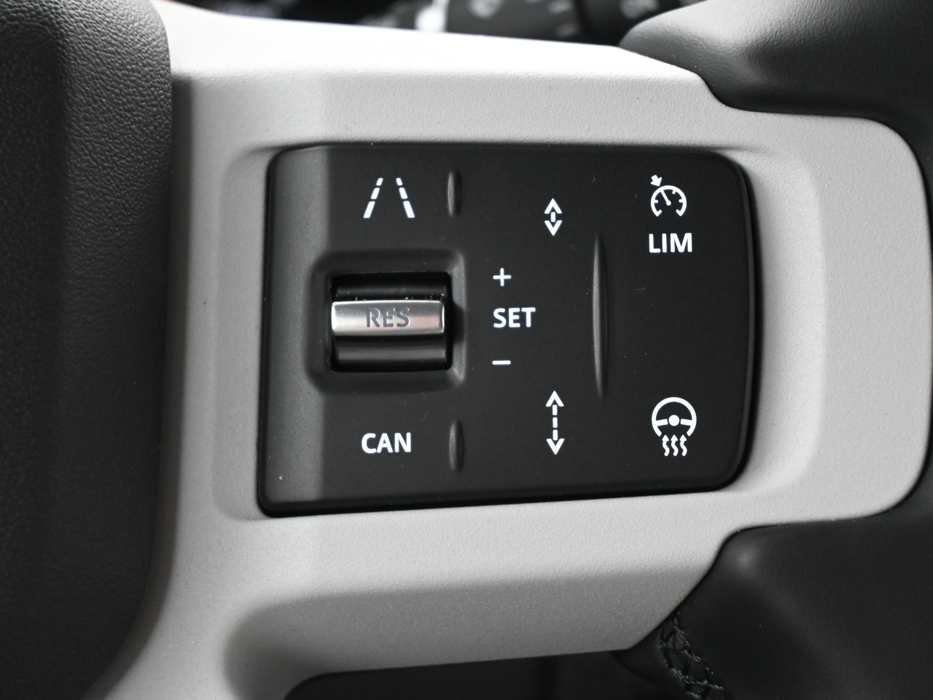 Used 2025 Land Rover Defender 110 S image 19