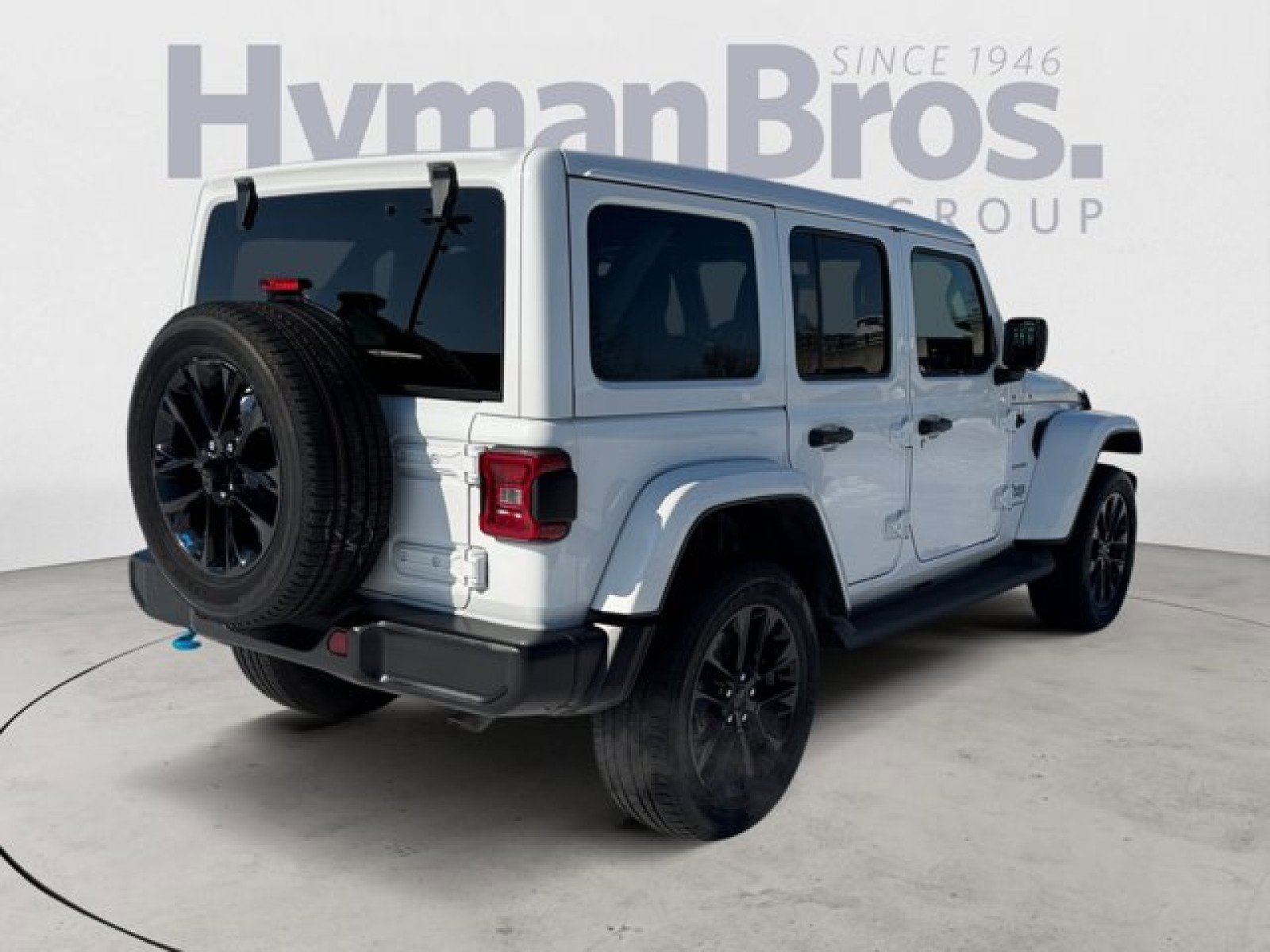 Used 2023 Jeep Wrangler Unlimited Sahara w/ Cold Weather Group image 3