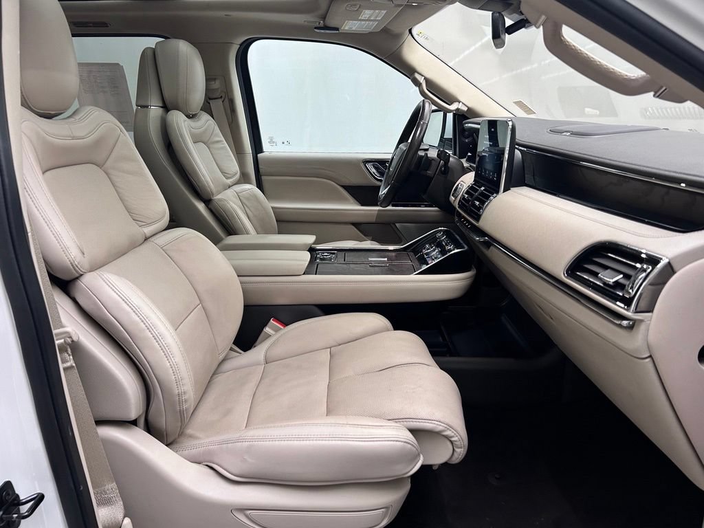Used 2020 Lincoln Navigator L Reserve w/ Equipment Group 208A Reserve AWD/4WD image 20