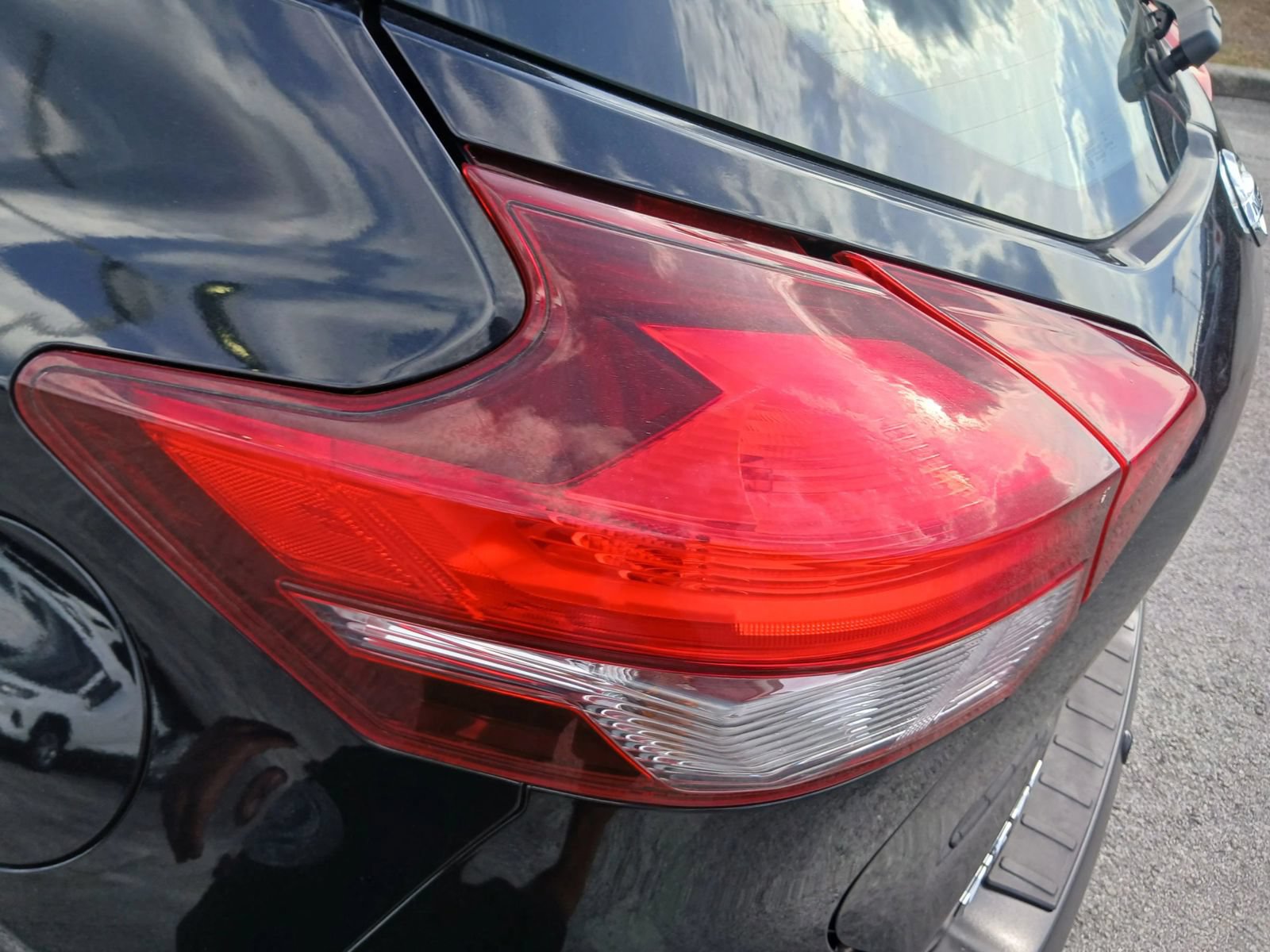 Used 2020 Nissan Kicks SR w/ SR Premium Package FWD image 15