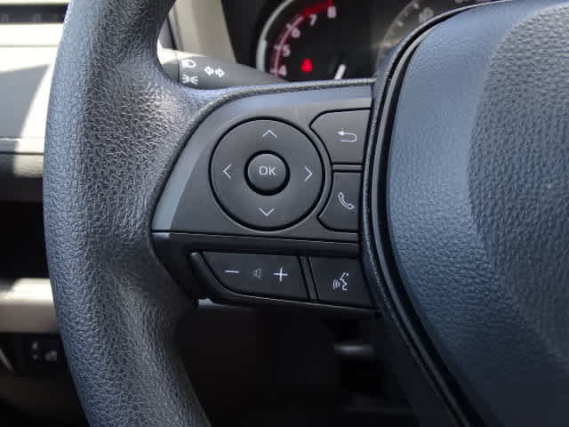 Used 2024 Toyota RAV4 XLE FWD image 38