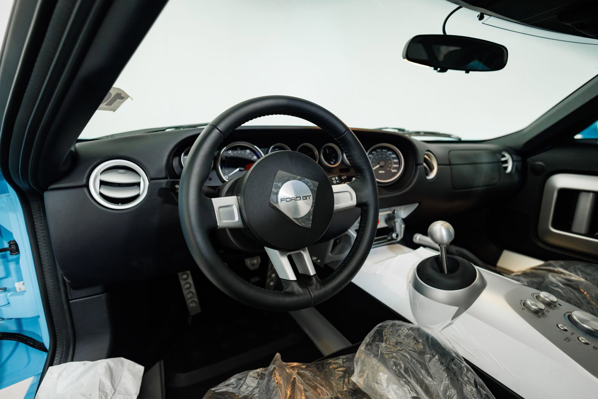 Used 2006 Ford GT RWD image 52