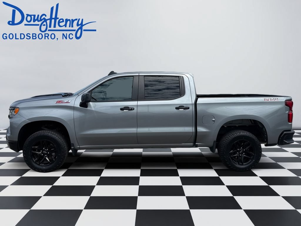 Used 2024 Chevrolet Silverado 1500 LT Trail Boss w/ Convenience Package II AWD/4WD image 2