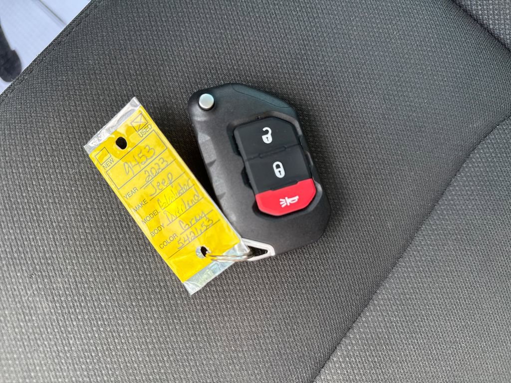 Used 2023 Jeep Gladiator Overland image 31