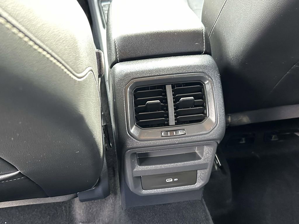 Used 2022 Volkswagen Taos SE image 15