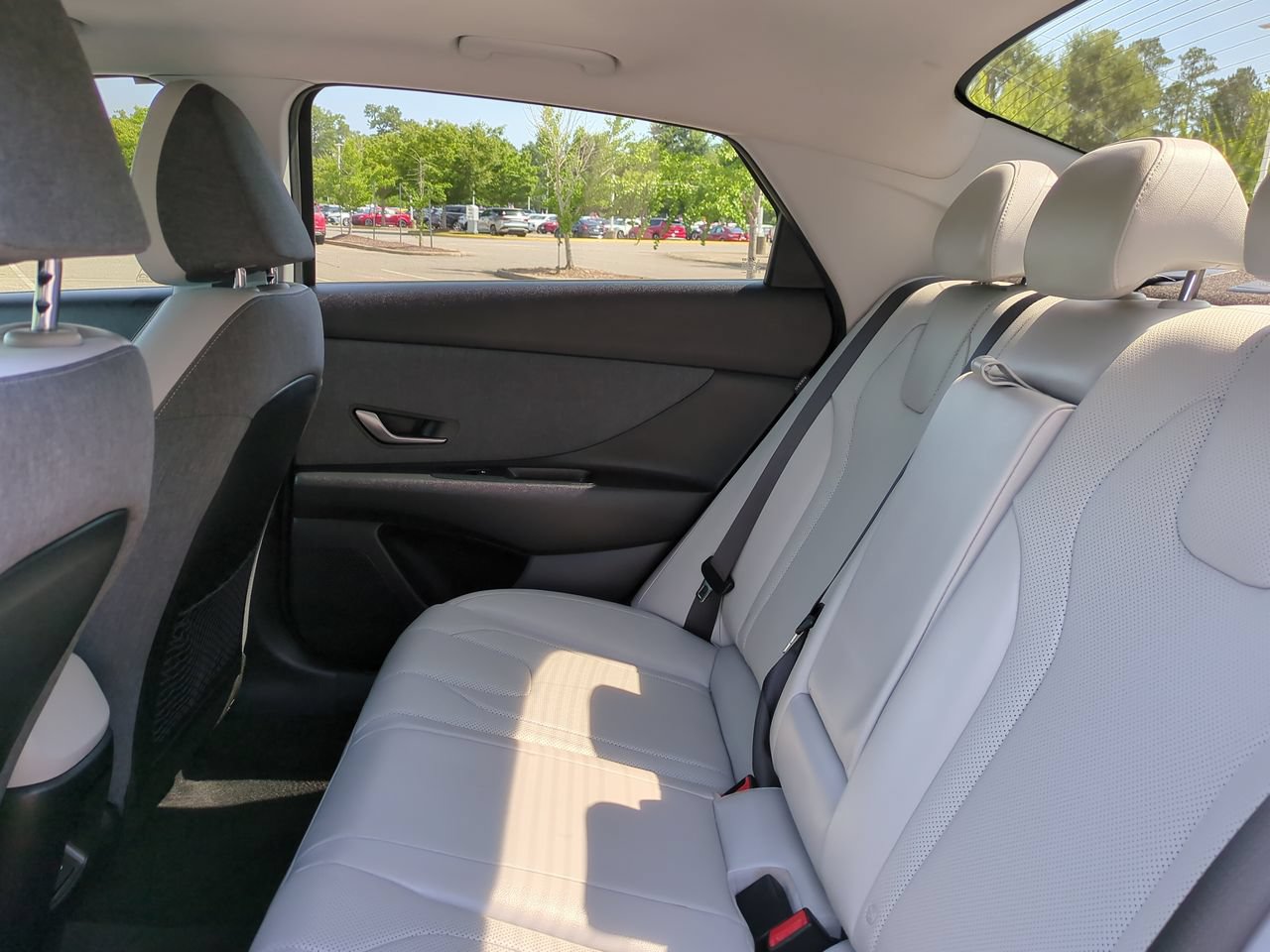 Used 2025 Hyundai Elantra Limited FWD image 13