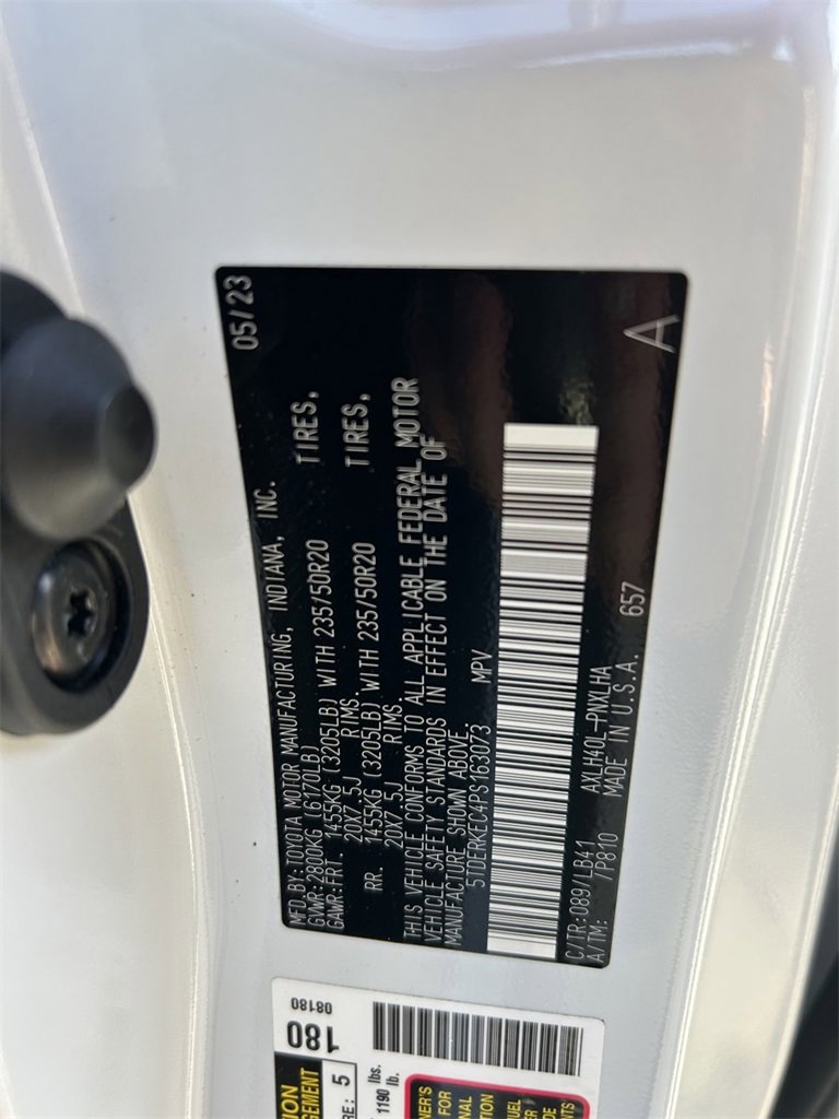 Used 2023 Toyota Sienna Platinum image 10