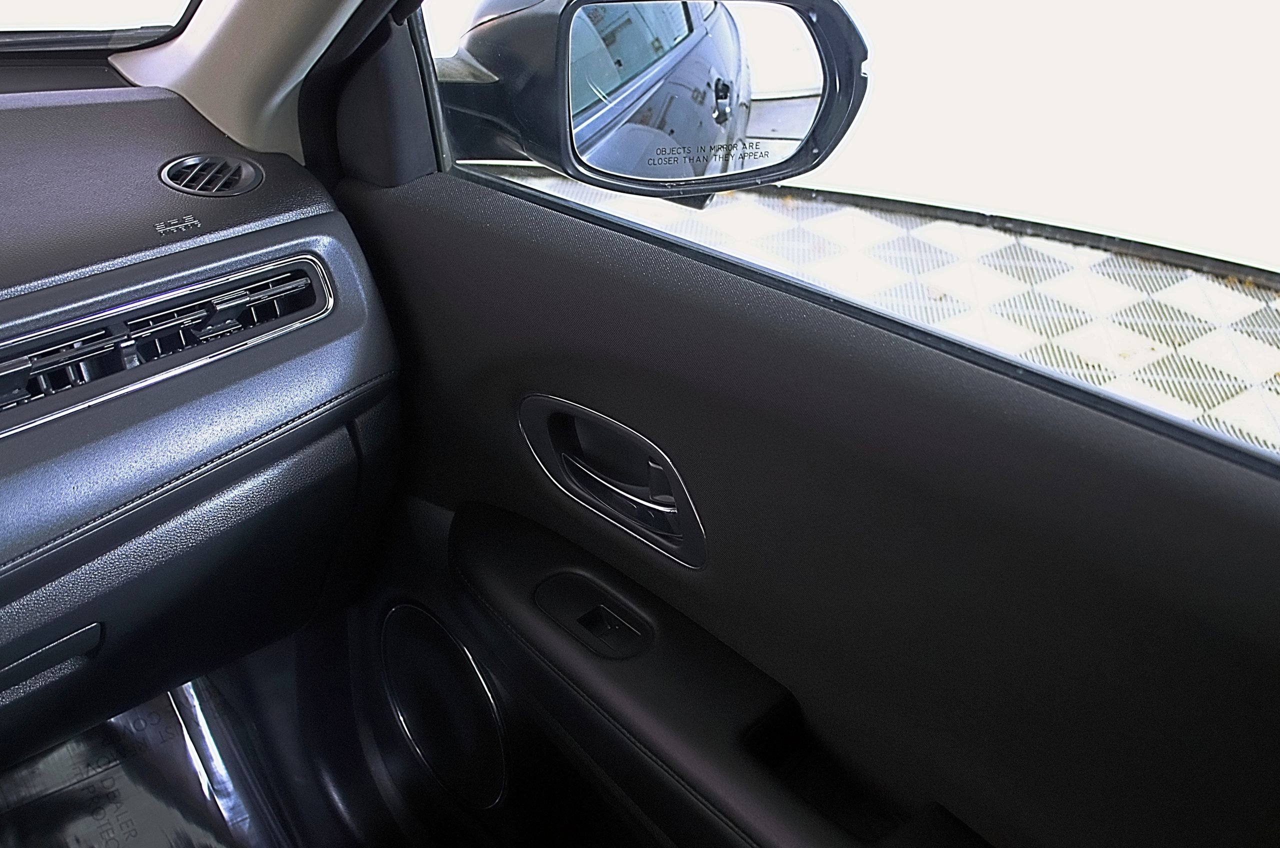 Used 2018 Honda HR-V EX image 18