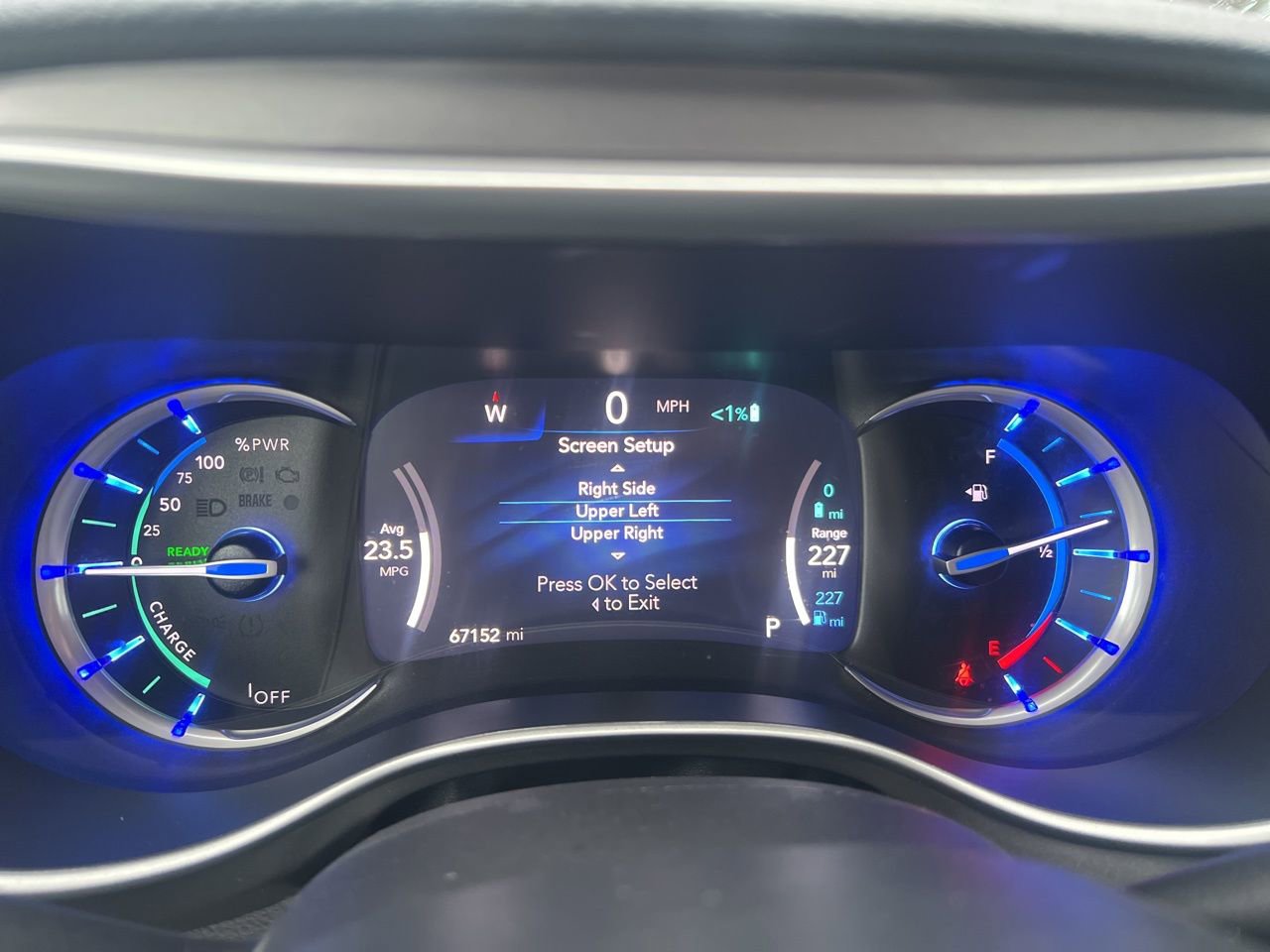 Used 2023 Chrysler Pacifica Touring-L image 29