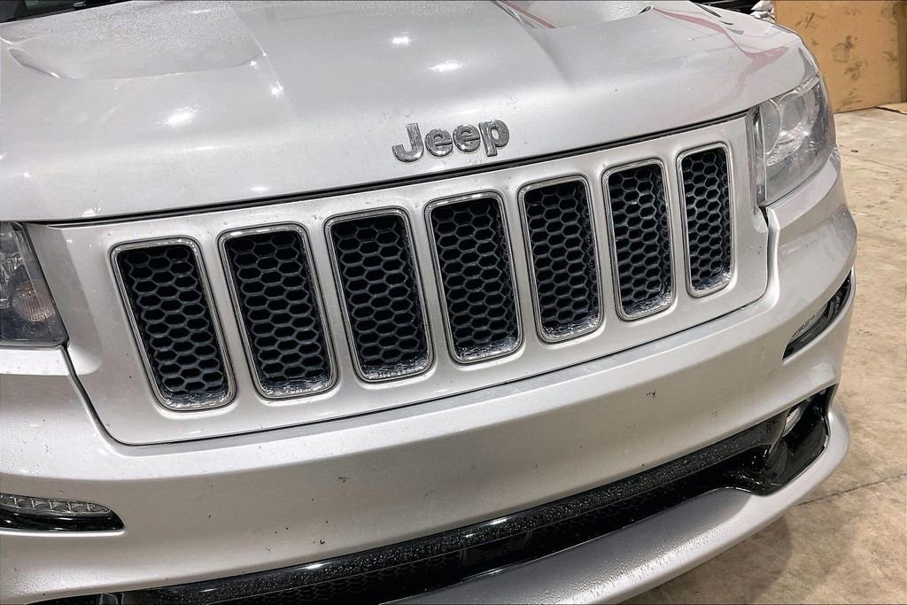 Used 2012 Jeep Grand Cherokee SRT8 w/ Luxury Group II image 27