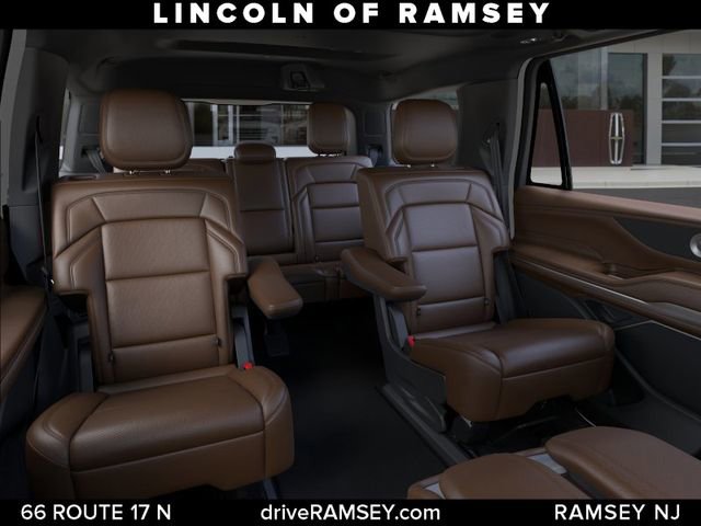 New 2026 Lincoln Navigator Reserve AWD/4WD image 12