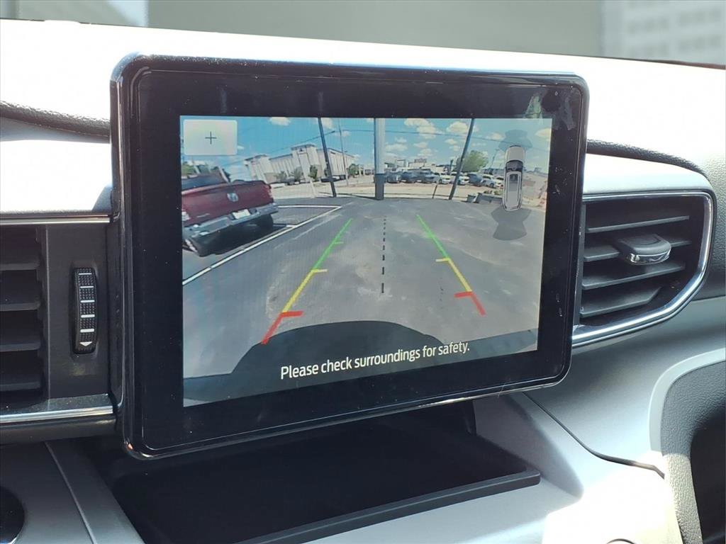 Used 2024 Ford Explorer XLT w/ Equipment Group 202A RWD image 5