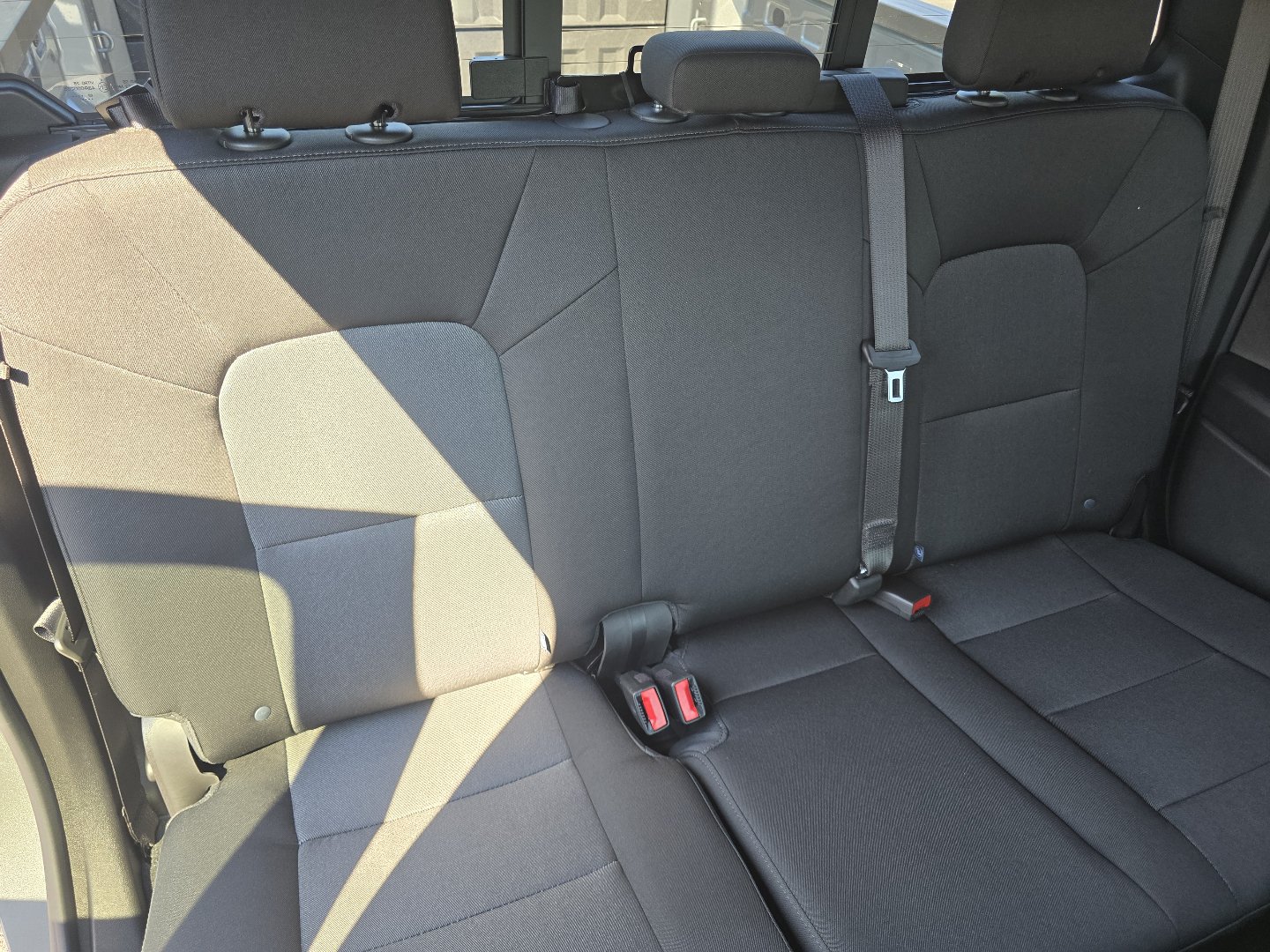 Used 2023 Chevrolet Colorado Trail Boss w/ Technology Package AWD/4WD image 32