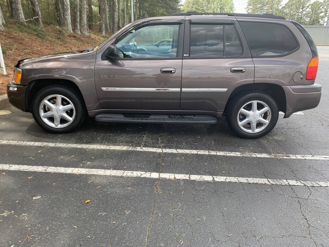 Used 2008 GMC Envoy SLT w/ Sun And 6-Disc Cd Package AWD/4WD image 2