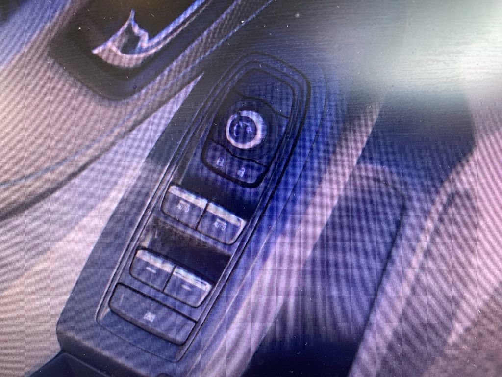 Used 2021 Subaru Crosstrek 2.5i Limited w/ Moonroof Package 1 image 17