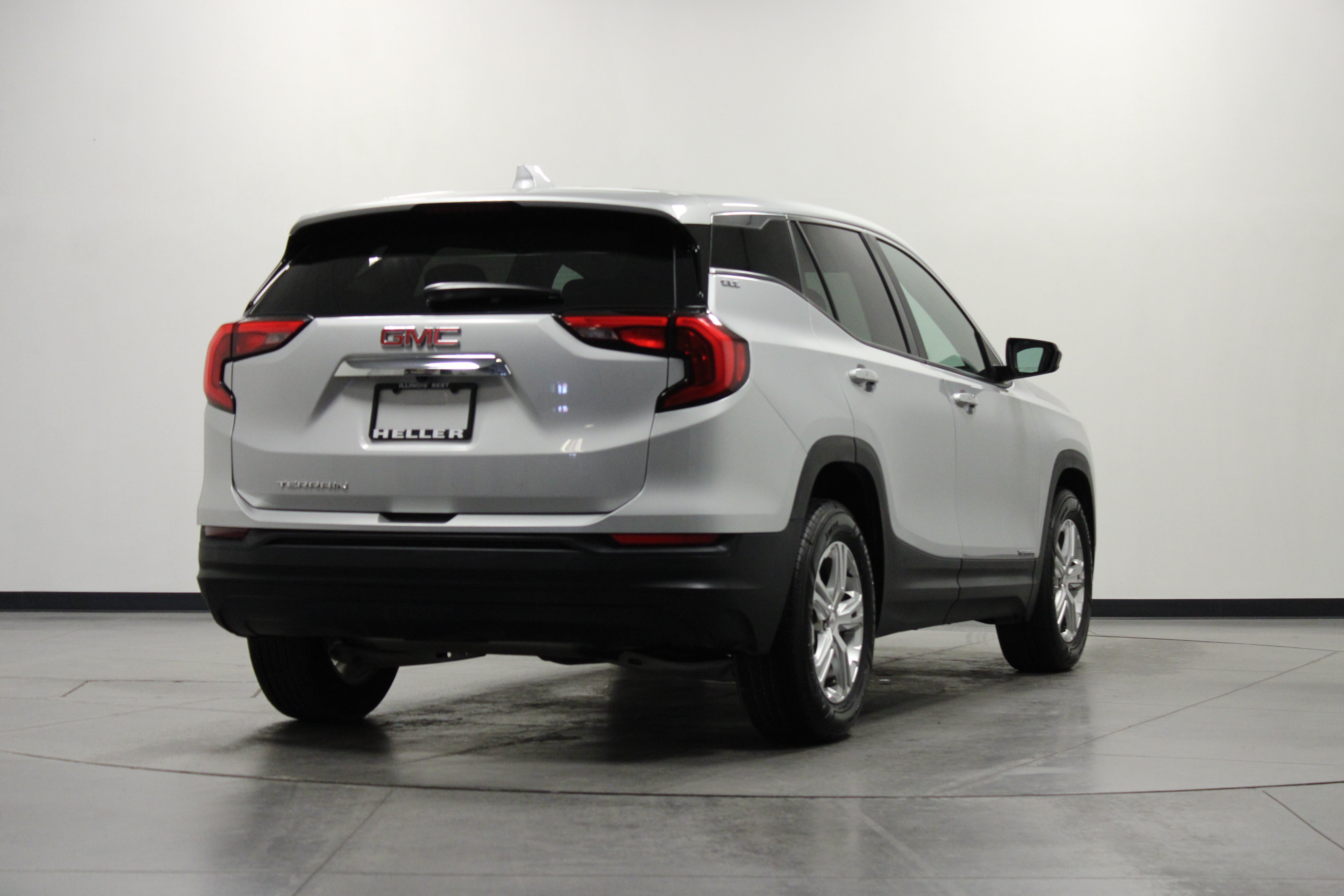 Used 2019 GMC Terrain SLE FWD image 4