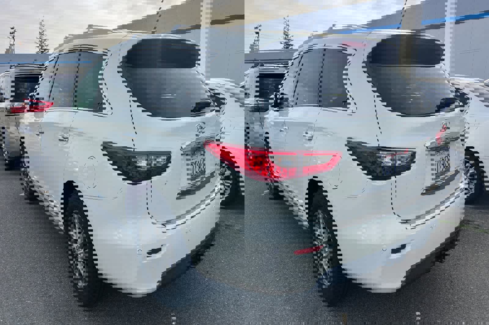 Used 2014 INFINITI QX60 AWD w/ Premium Plus Package image 4