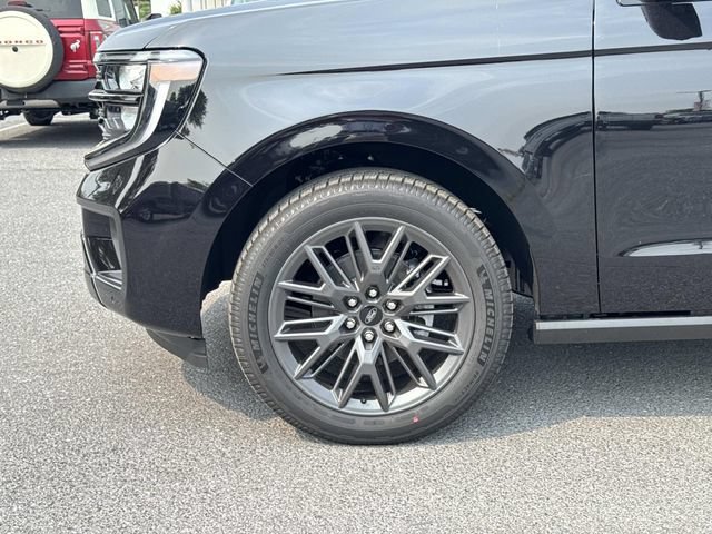New 2027 Ford Expedition Platinum w/ Stealth Appearance Package AWD/4WD image 8