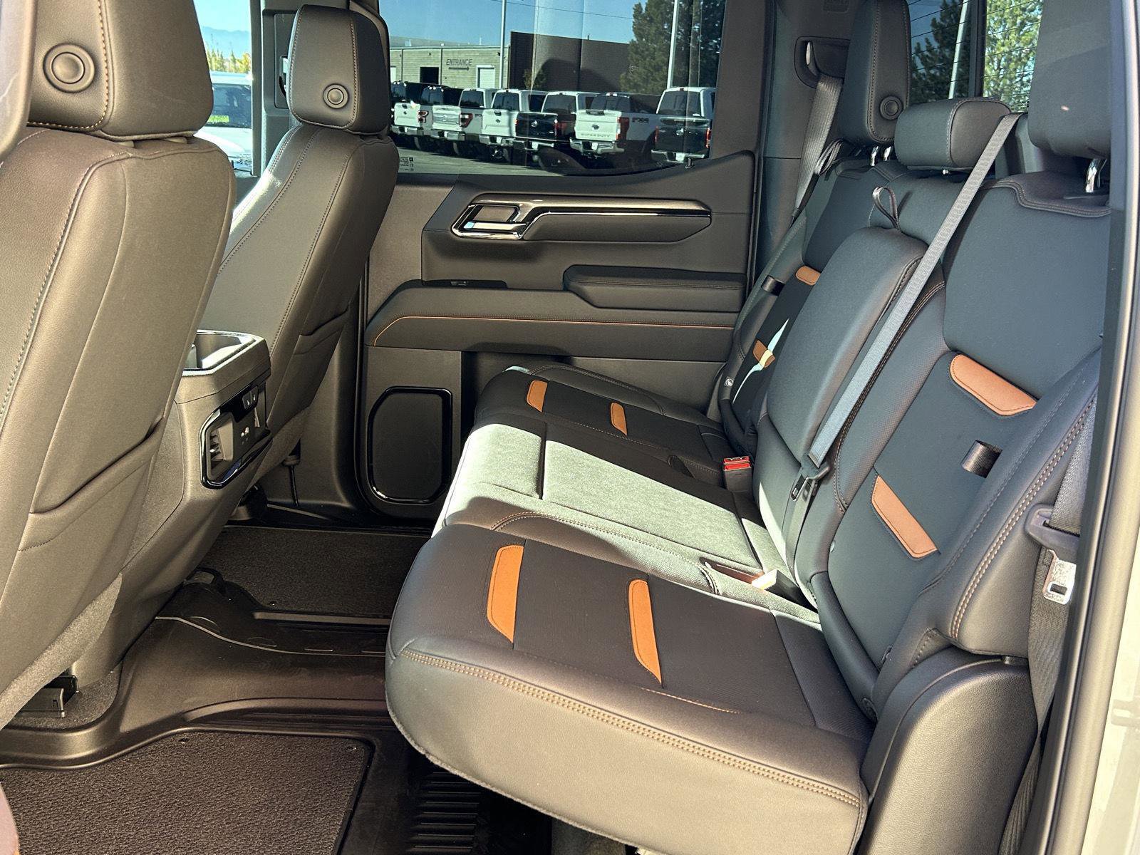 Used 2025 GMC Sierra 1500 AT4 w/ AT4 Premium Package image 23