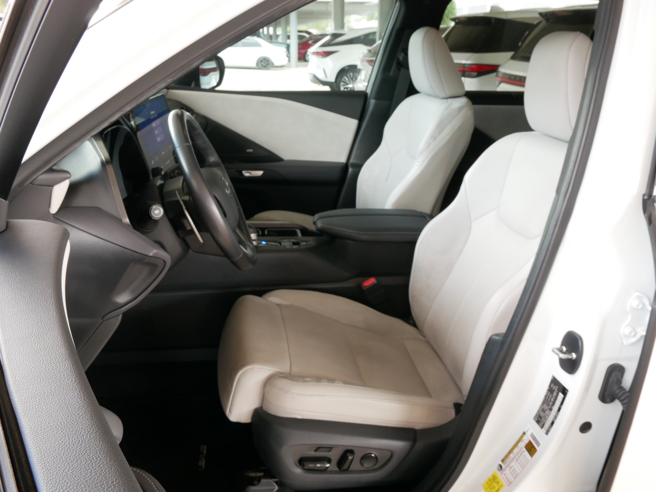 Used 2024 Lexus TX 350 AWD w/ Technology Package image 2