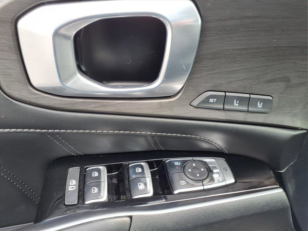 Used 2024 Kia Sorento SX Prestige image 21