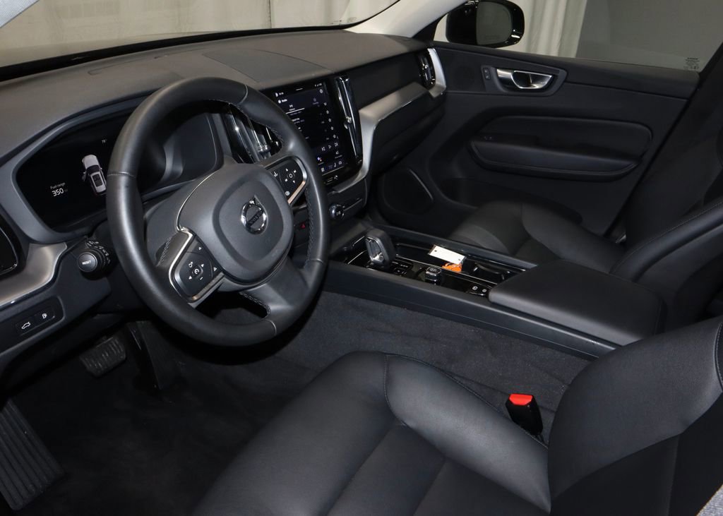 Used 2024 Volvo XC60 T8 Core image 24