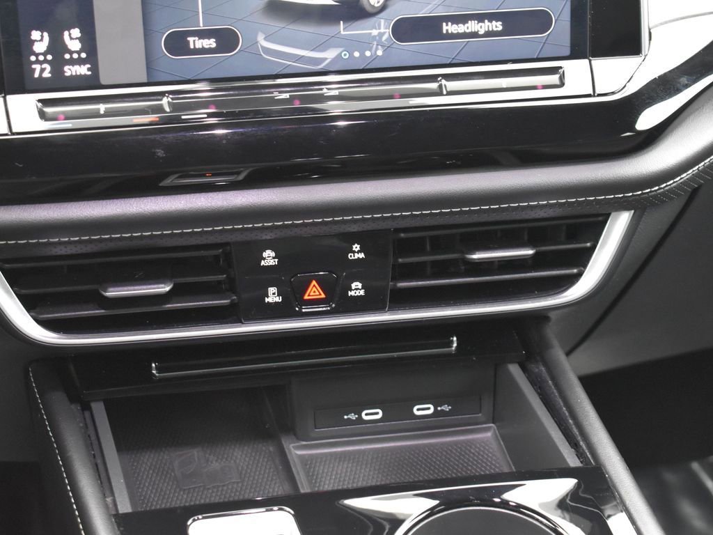 Used 2024 Volkswagen Atlas Cross Sport SE image 22