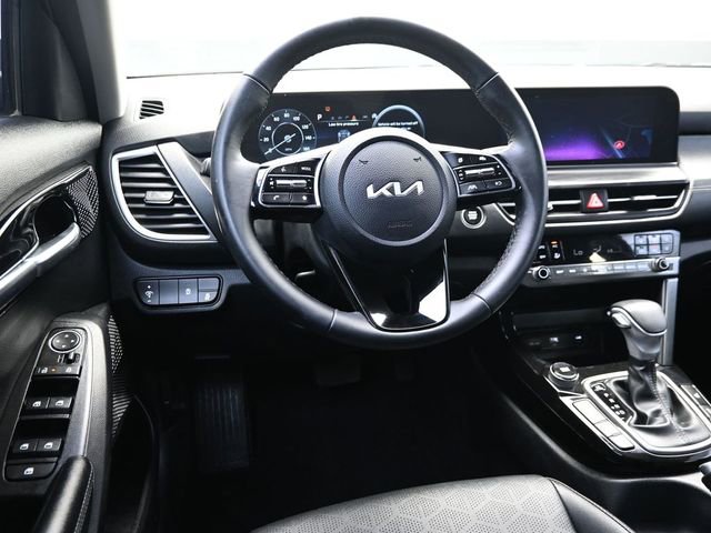 Used 2025 Kia Seltos EX FWD image 17