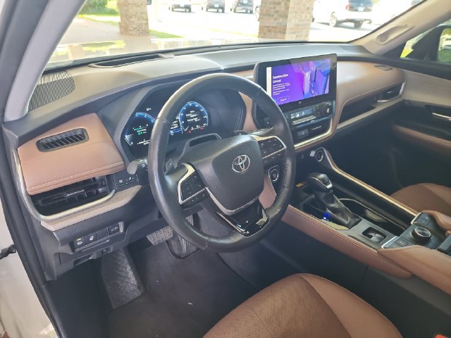 Used 2024 Toyota Grand Highlander AWD image 10