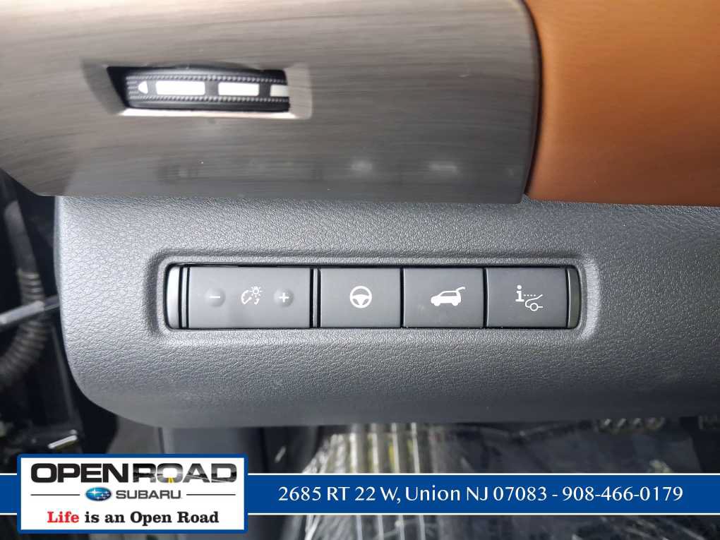 Used 2022 Nissan Pathfinder Platinum w/ Cargo Package AWD/4WD image 19