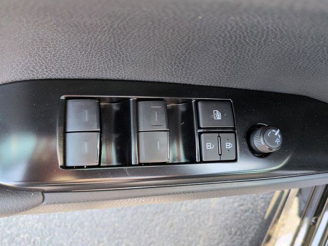 Used 2026 Toyota Camry SE FWD image 14