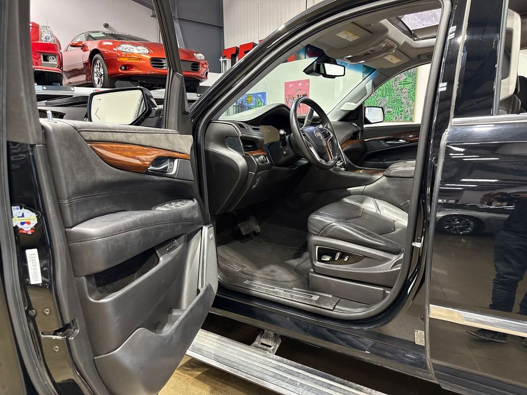 Used 2015 Cadillac Escalade Premium image 69