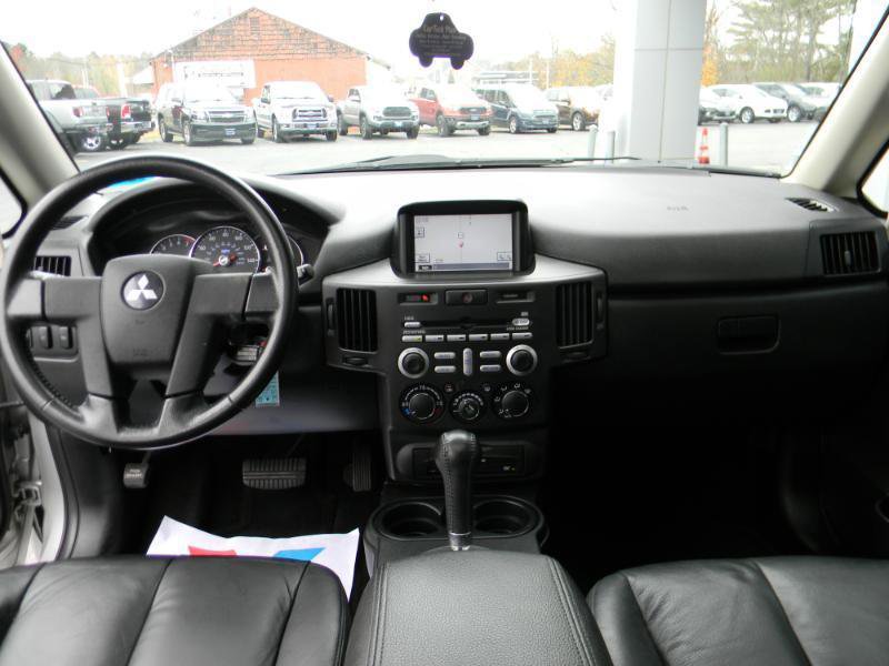 Used 2011 Mitsubishi Endeavor SE AWD/4WD image 19